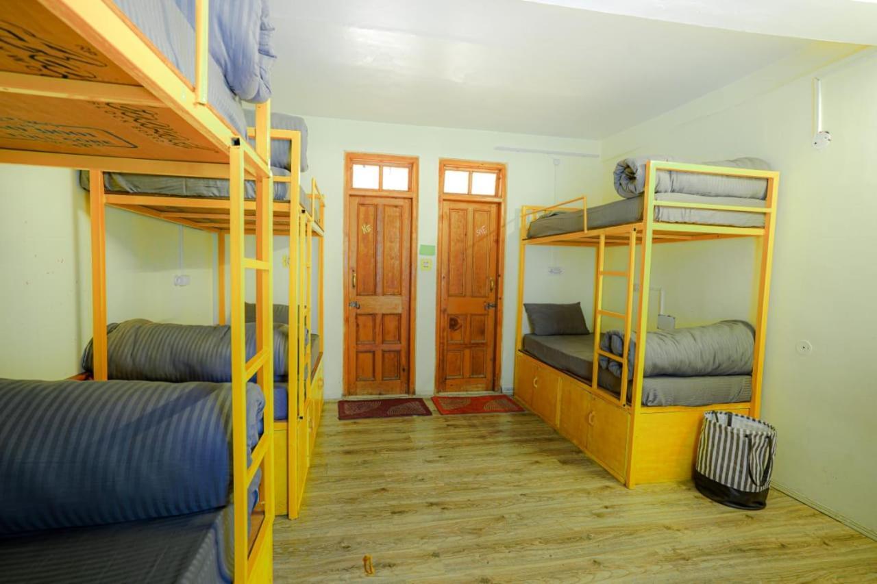 Mars Monkey Hostels Manāli Exterior foto