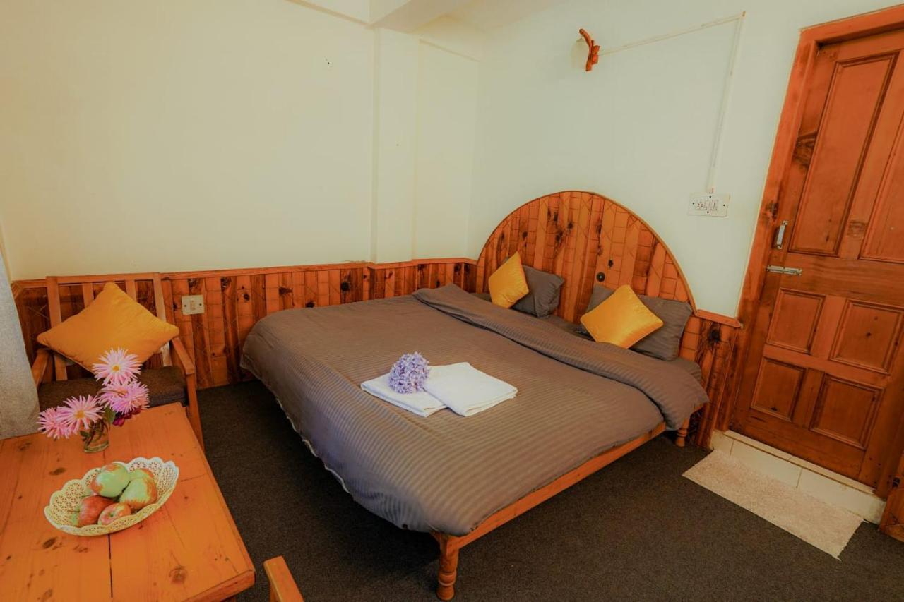 Mars Monkey Hostels Manāli Exterior foto