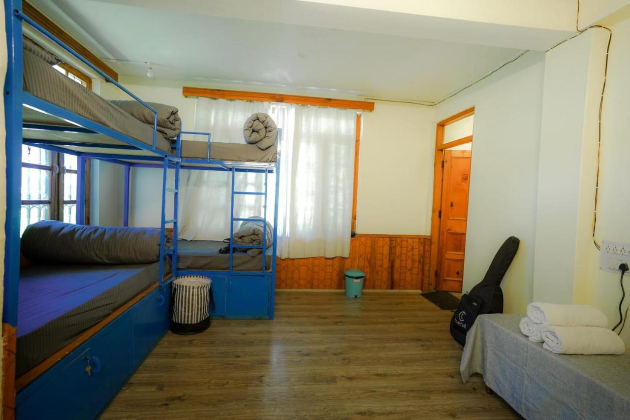 Mars Monkey Hostels Manāli Exterior foto