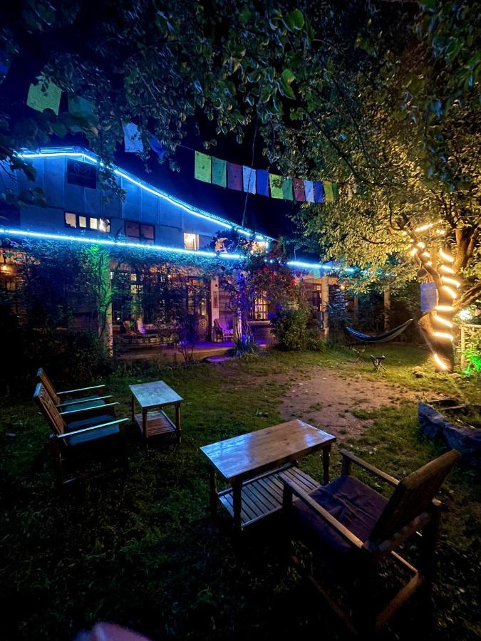 Mars Monkey Hostels Manāli Exterior foto